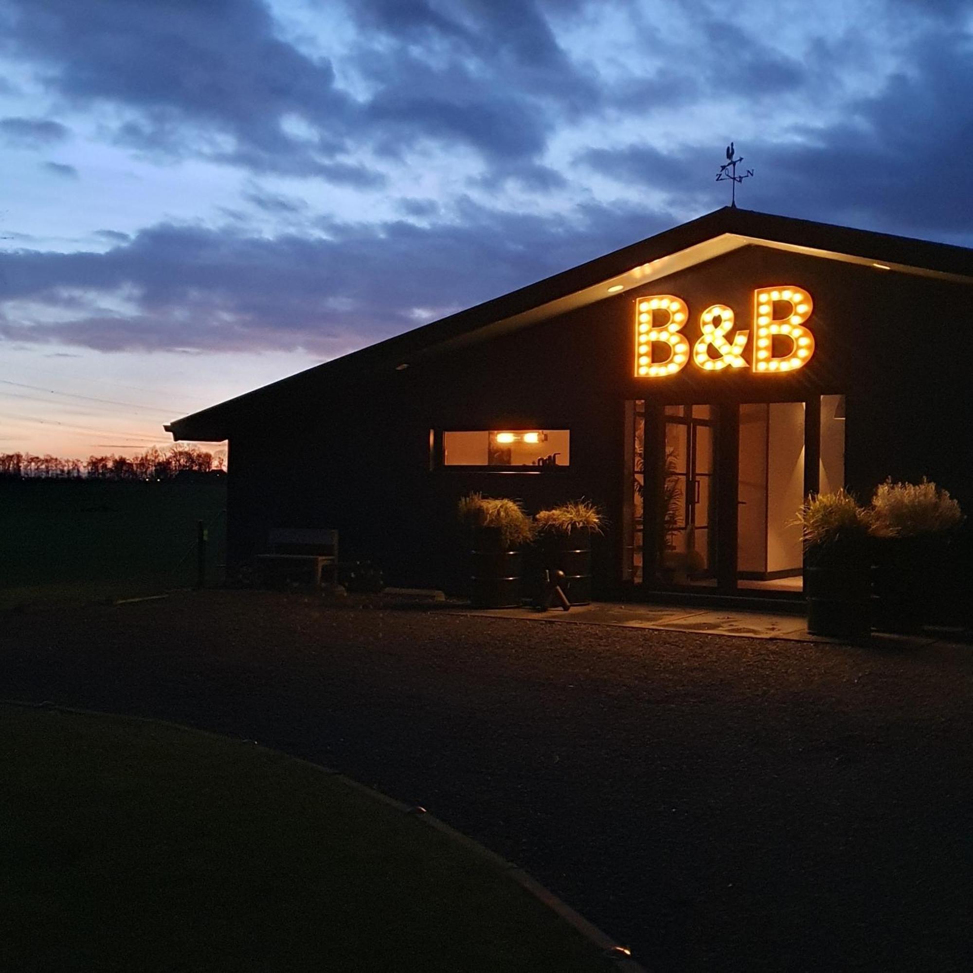 Tytsjerk Hippe Schuur B&B 외부 사진